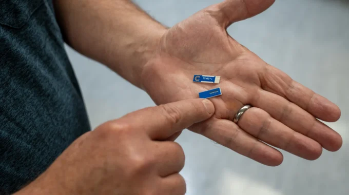 Varro Bio MIE Sensor in Palm